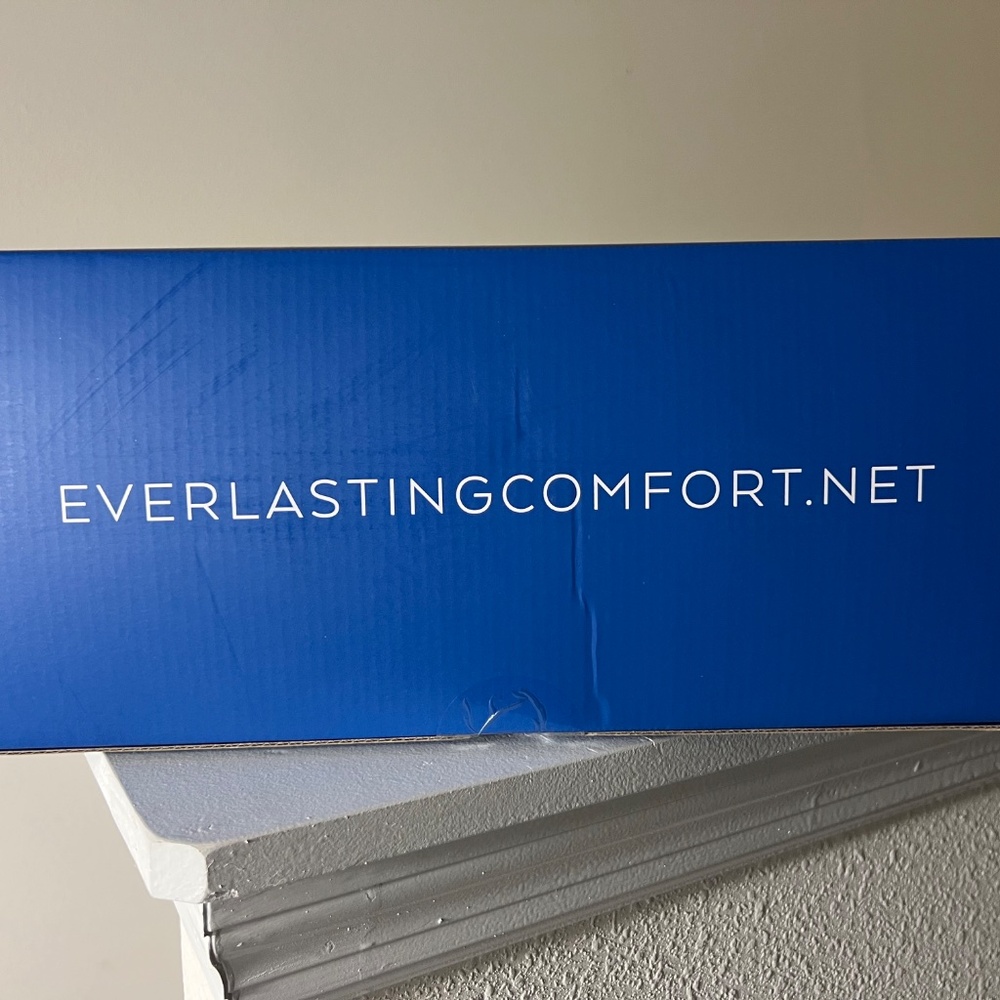 Everlasting Comfort King Adjustable Loft Pillow Cooling Bamboo Memory Foam New - Picture 3 of 3